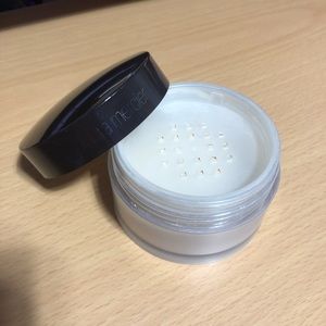 Laura Mercier translucent powder